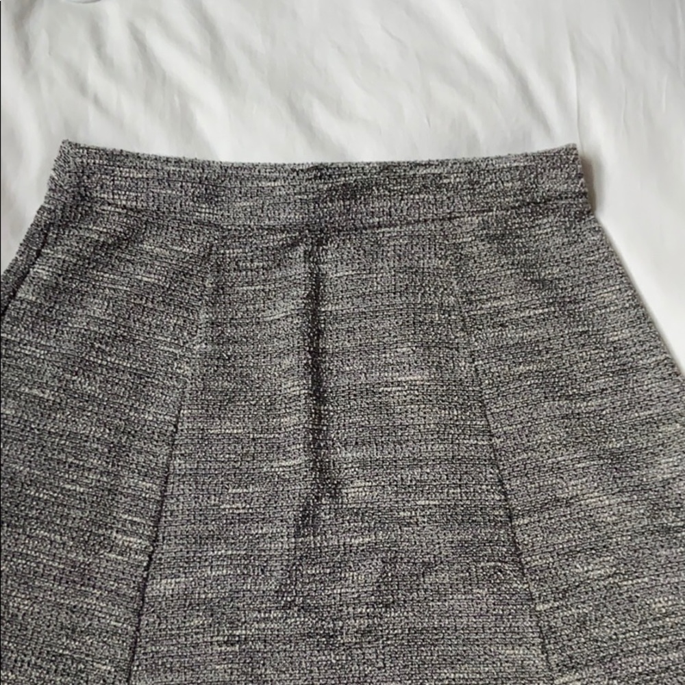 TEXTURED KNIT FLIPPY SKIRT NWT